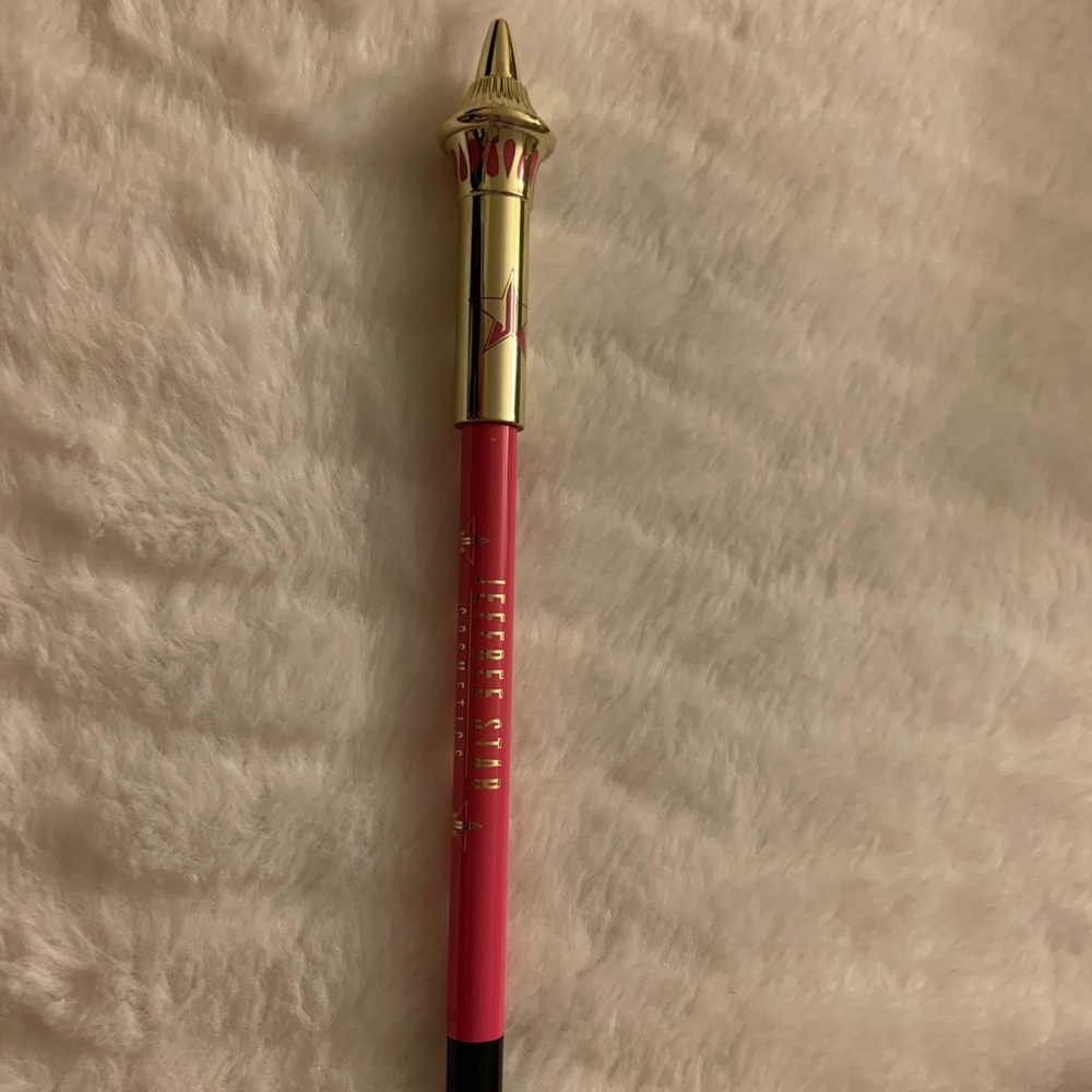 Jeffree Star Lip Liner in Weirdo